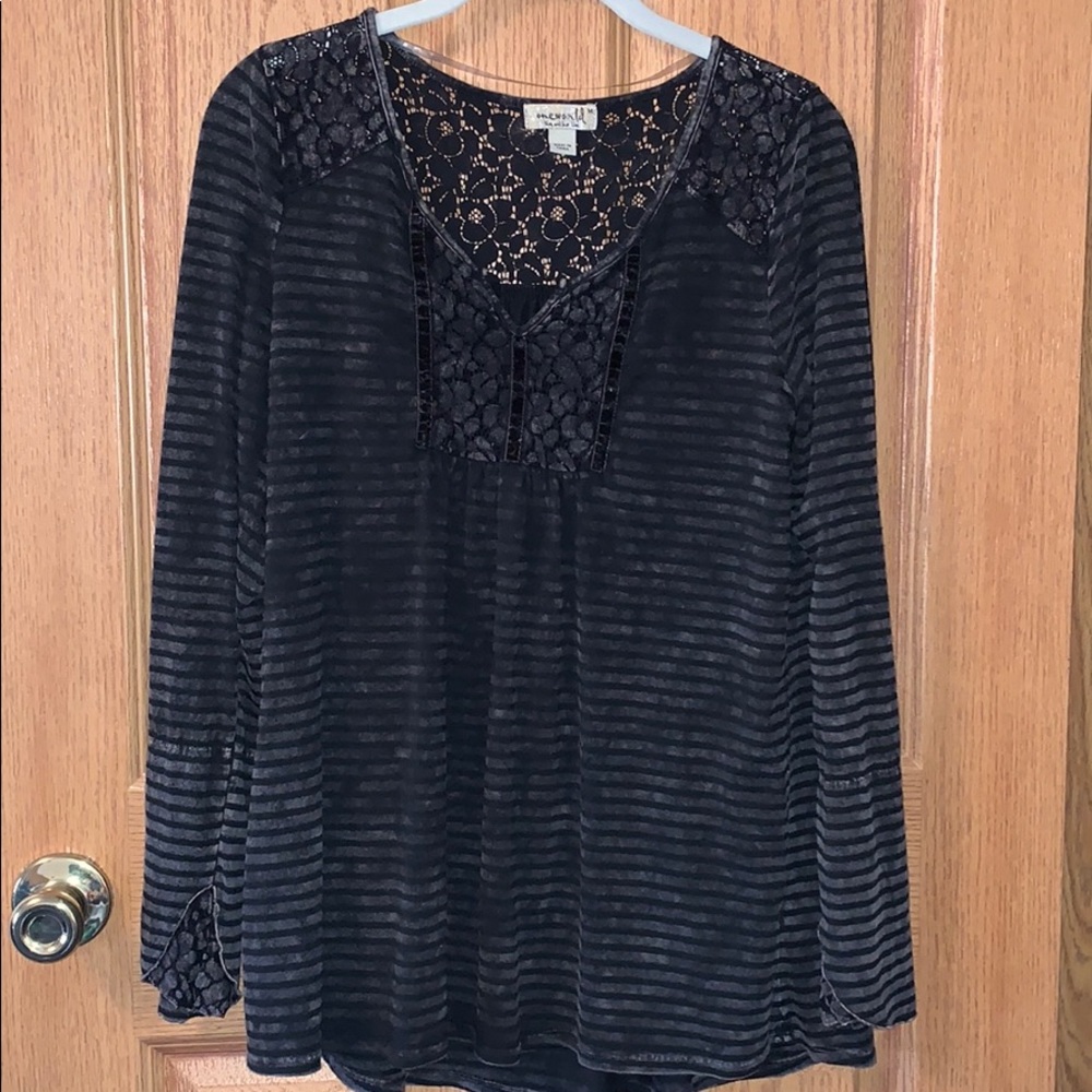 One World SZ M Shirt